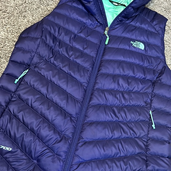 NWOT The North Face 700 Goose Down Vest Insulated Purple Puffer Medium - Picture 3 of 8